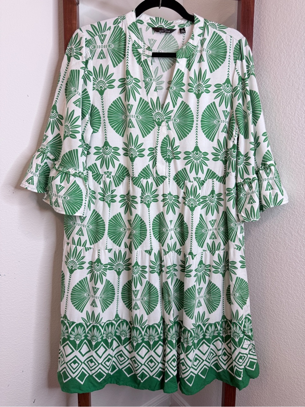 Mlle Gabrielle Green White Geometric Print Tiered Midi Dress Size M